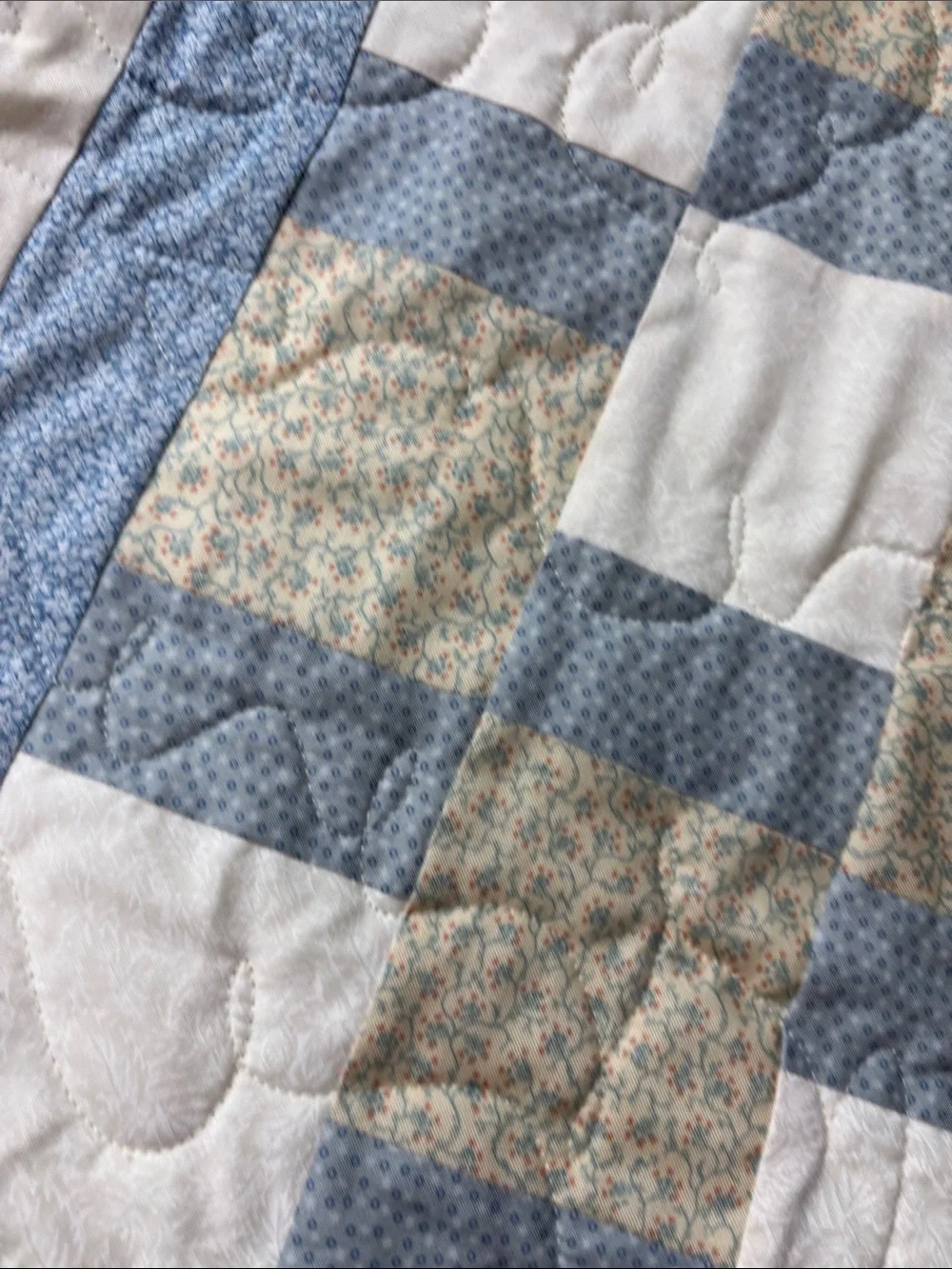 Classic Patchwork Quilt - Blue and Cream
